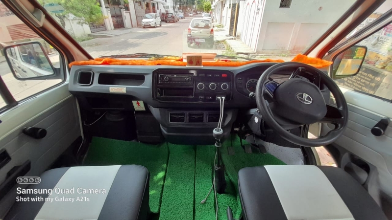 9 seater tata winger