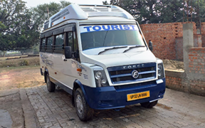 Tempo Traveller 17+1 Seater Hire in Lucknow